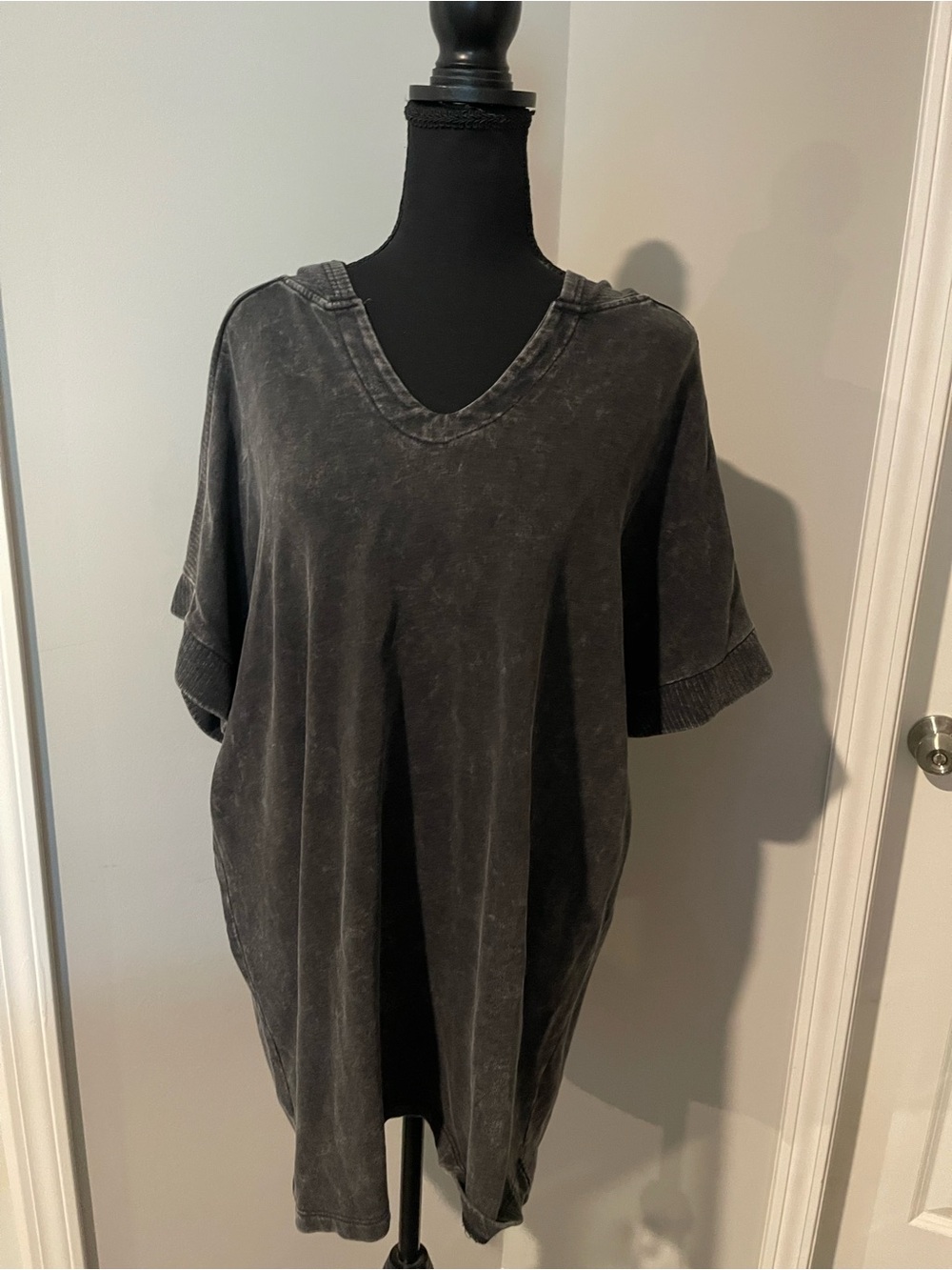 Mono b top